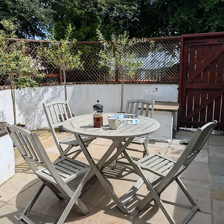 2 Bed In Sz279 Holiday home
